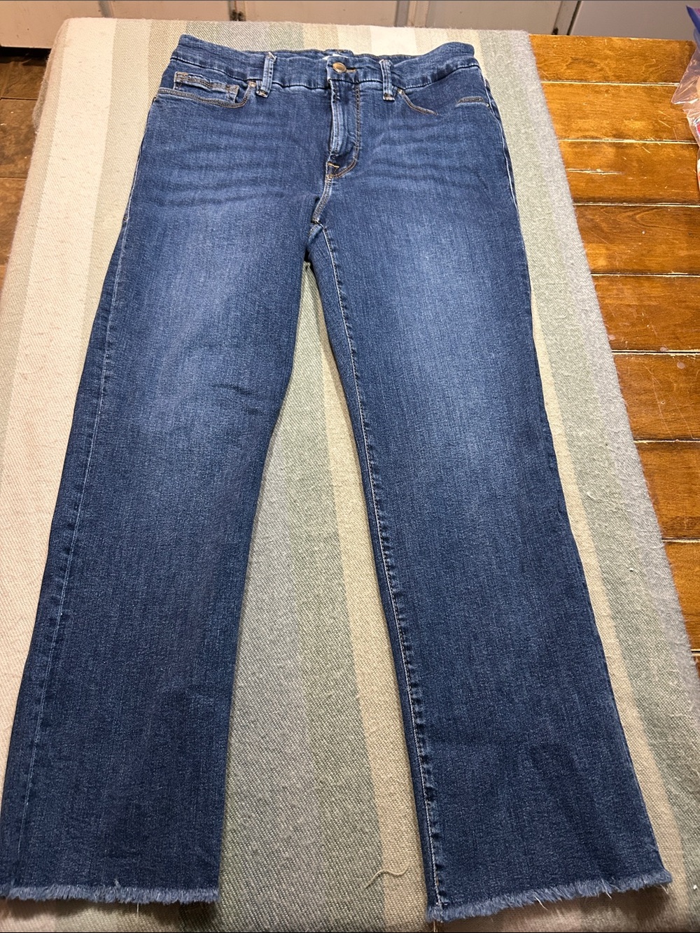 Good American Straight Leg Jeans in Medium Dark Blue Wash 10/30